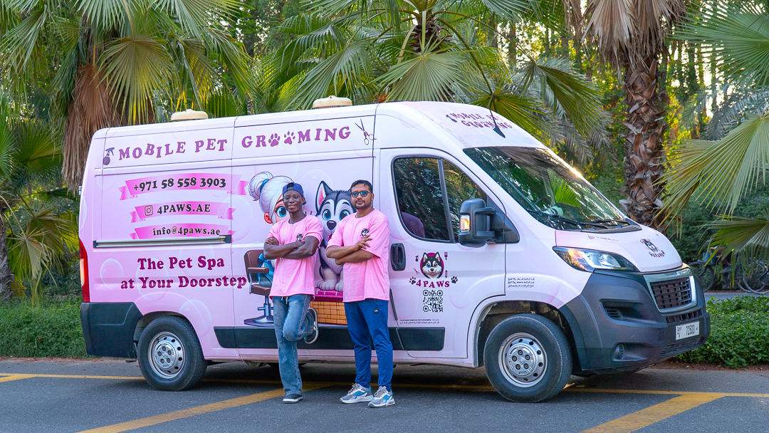 four paws mobile pet grooming